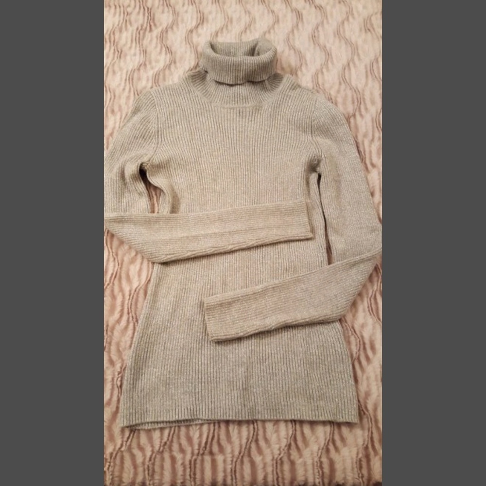 Gray & Silver Sweater - Picture 2 of 6